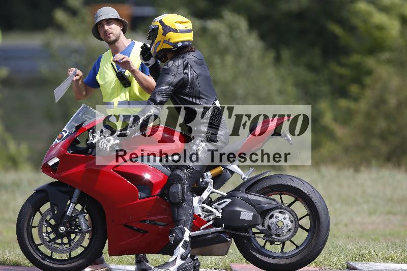 Archiv-2023/45 19.07.2023 Cornu Master School ADR/rouge-rot/36